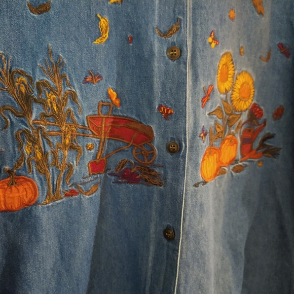 Vintage button up with embroidery - Picture 3 of 4